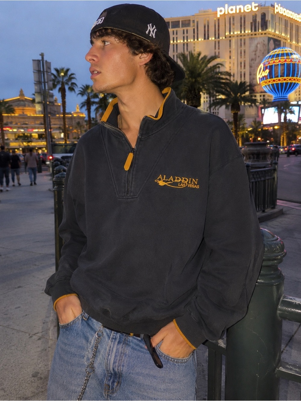 Aladdin Las Vegas Quarter Zip Sweatshirt Embroidered Pullover XL faded black